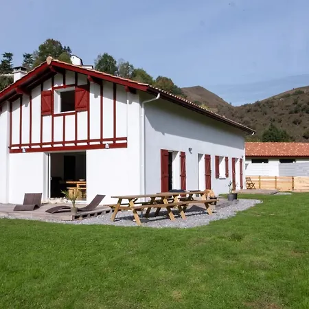 Camp Basque // Maison Erribera // Bidarray