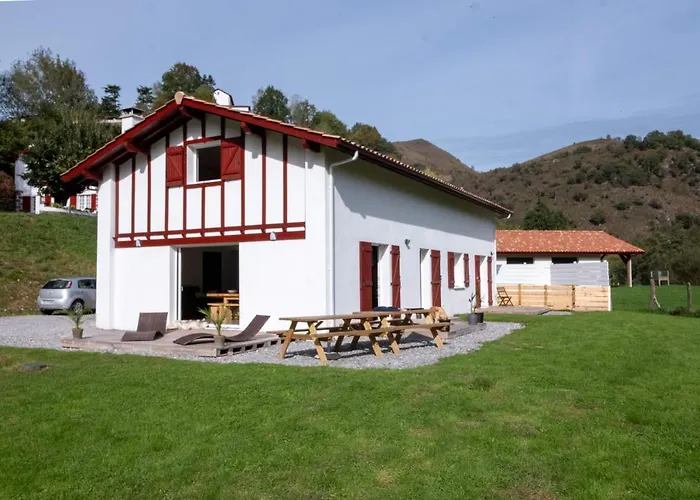 Camp Basque // Maison Erribera // Bidarray
